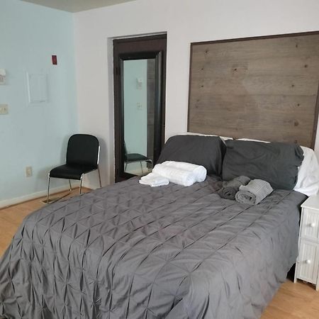 Studio In Downtown Фредерик Екстериор снимка