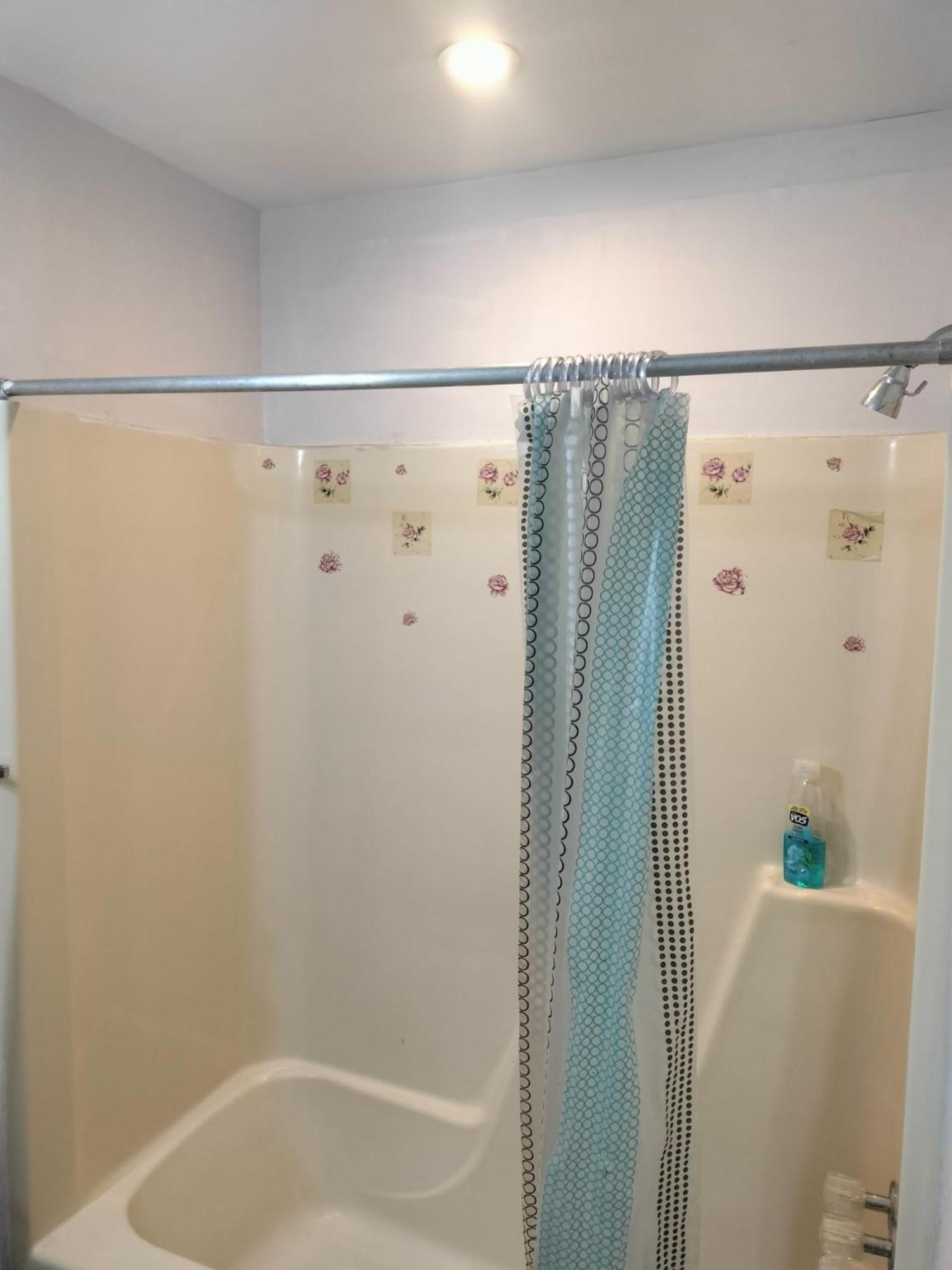 Studio In Downtown Фредерик Екстериор снимка
