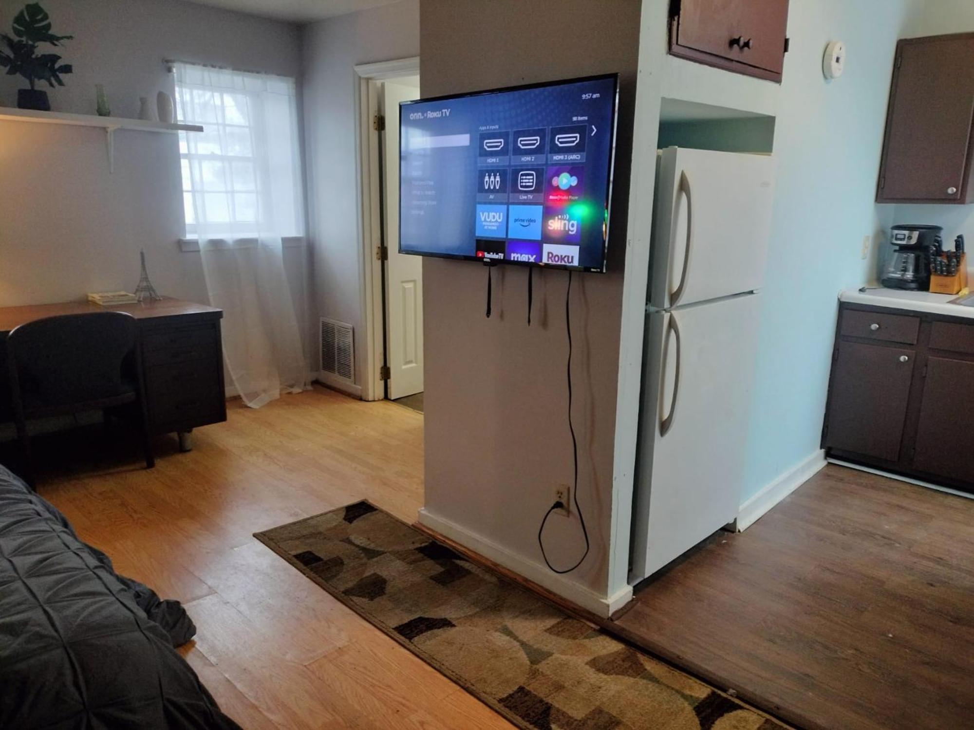 Studio In Downtown Фредерик Екстериор снимка